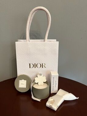 BNIB DIOR Ceramic Clover Scent Charm from Jonathan Anderson’s 1st Collection